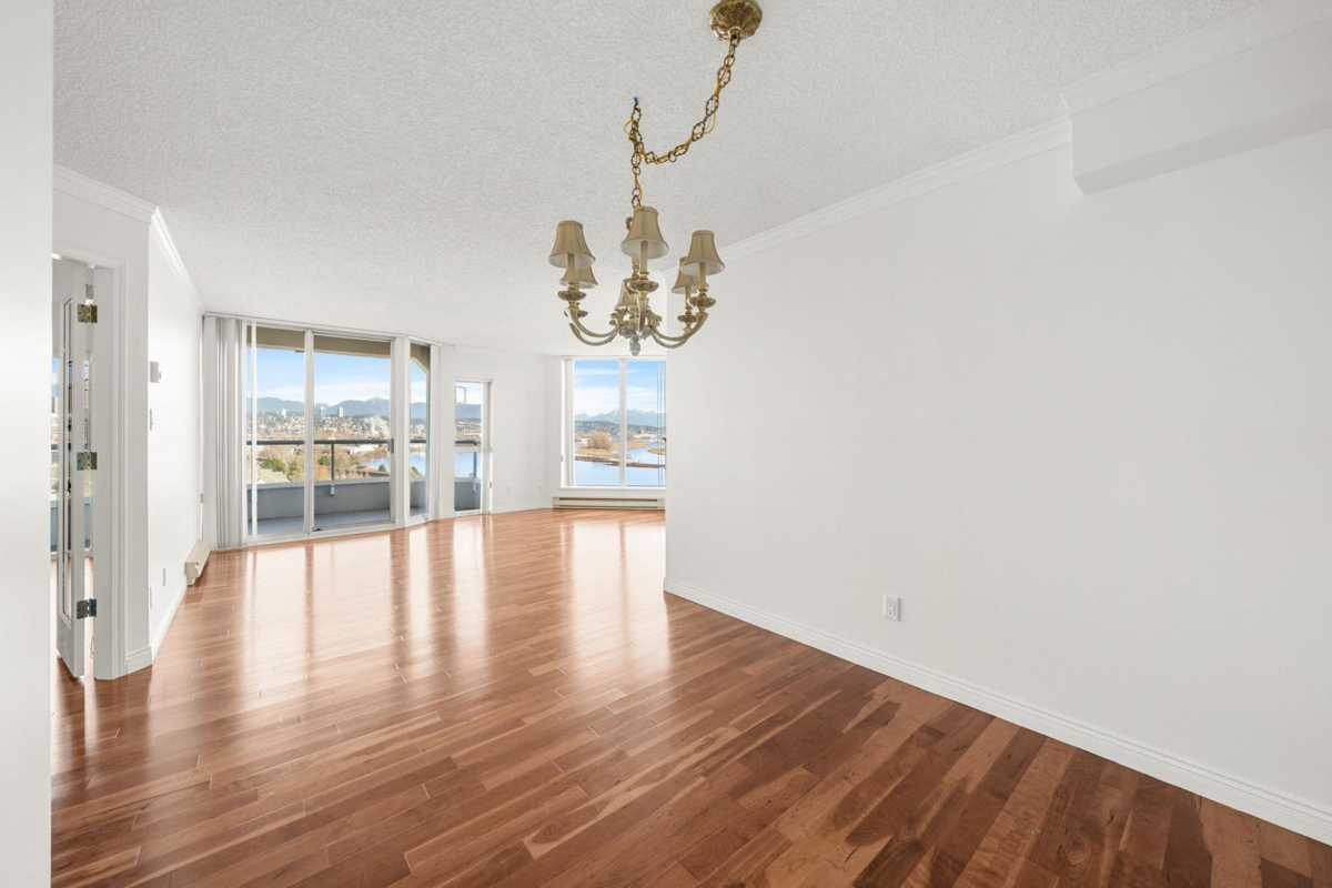 Breakfast Nook Photo of 804 71 Jamieson Court, New Westminster, BC