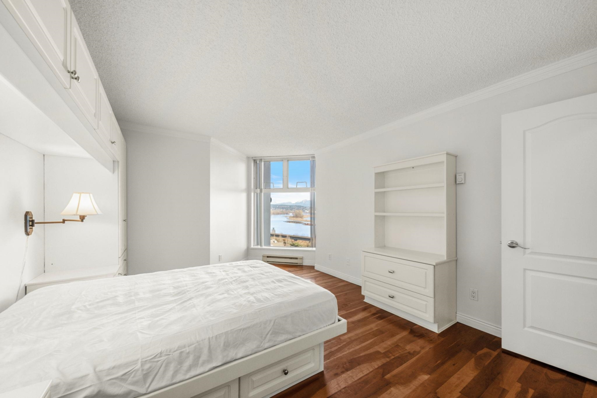 Entry Foyer Photo of 804 71 Jamieson Court, New Westminster, BC
