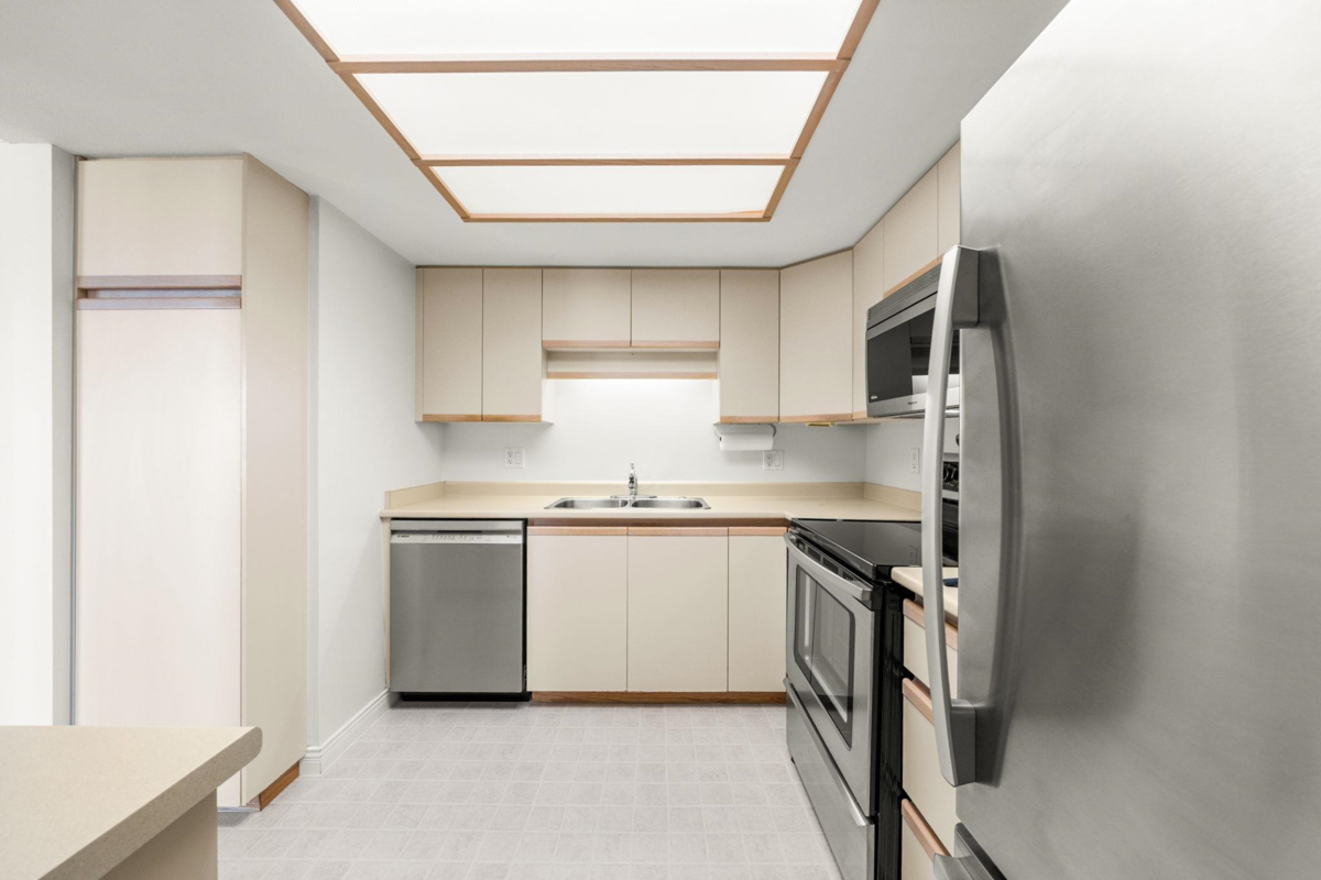 Guest Bathroom Photo of 804 71 Jamieson Court, New Westminster, BC