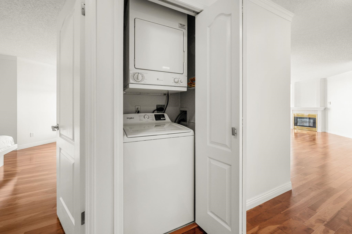 Swimming Pool Photo of 804 71 Jamieson Court, New Westminster, BC