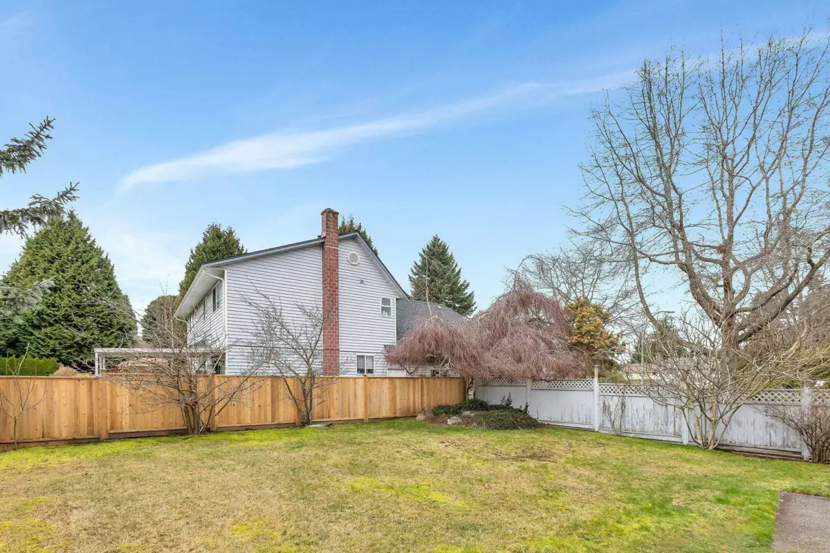 Front Yard Photo of 1921 155 Street, Surrey, BC