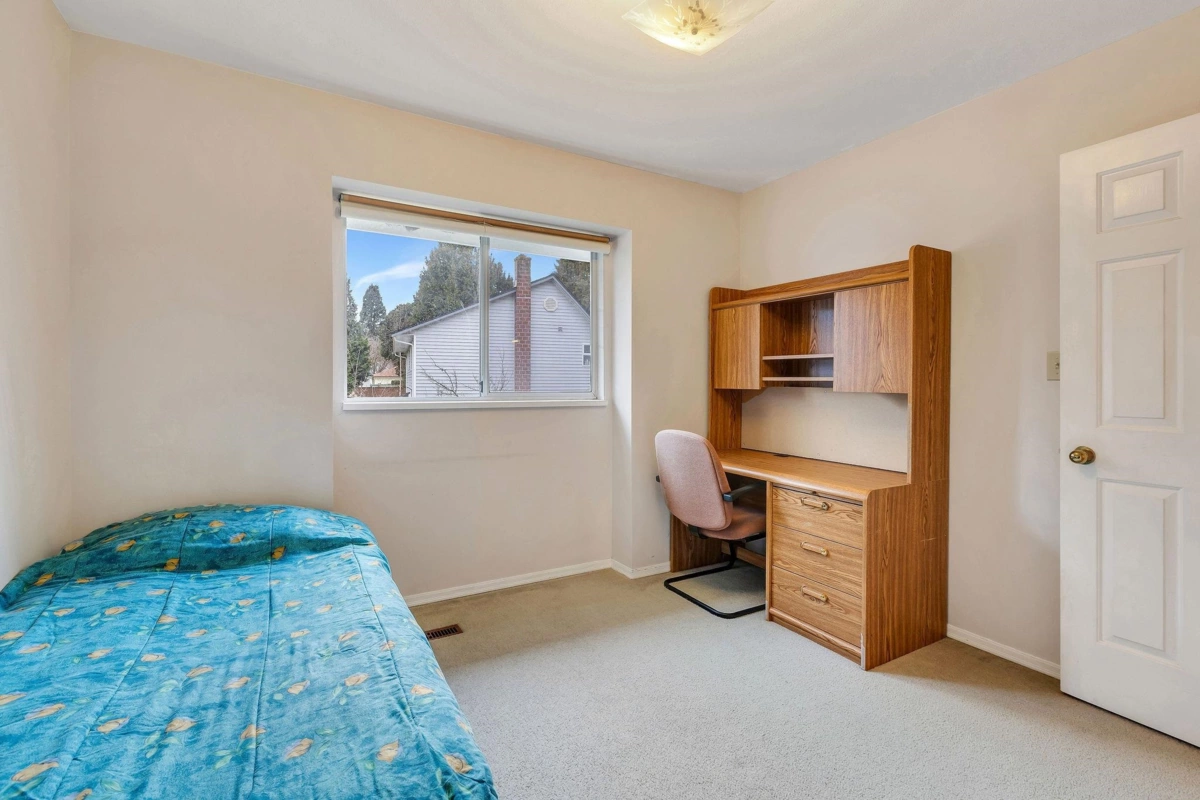 Loft / Bonus Room Photo of 1921 155 Street, Surrey, BC