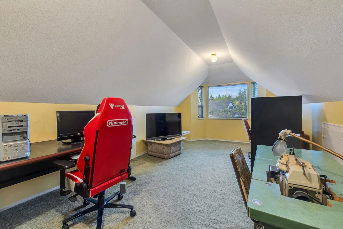 Mudroom Photo of 1921 155 Street, Surrey, BC
