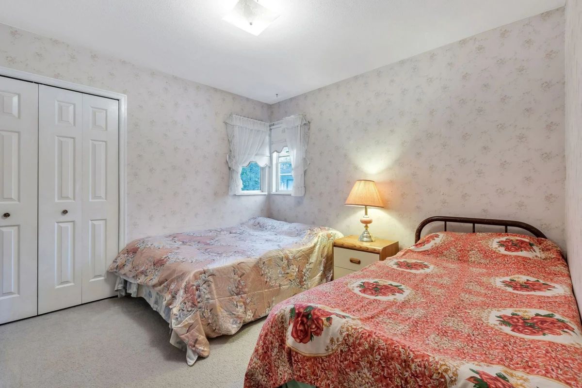 Office / Den Photo of 1921 155 Street, Surrey, BC