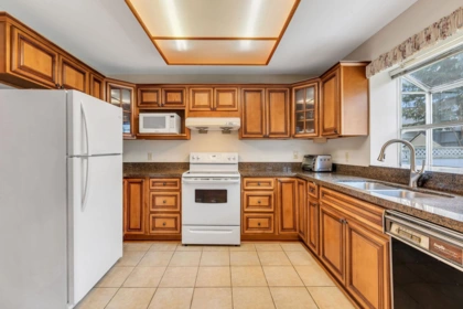 Kitchen Island Photo of 1921 155 Street, Surrey, BC