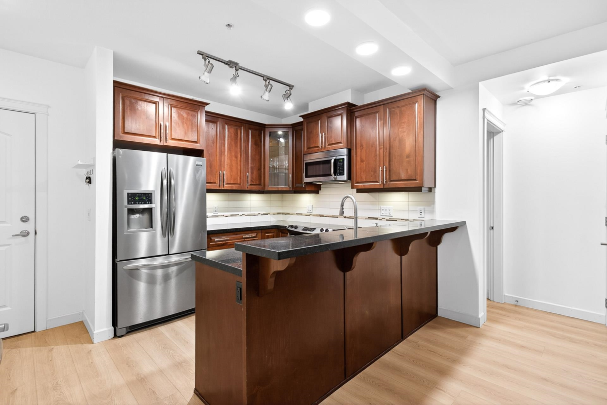 Walk-In Closet Photo of 139 8288 207a Street, Langley, BC