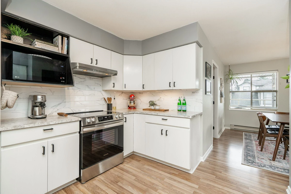 Kitchen Island Photo of 35 19160 119 Avenue, Pitt Meadows, BC