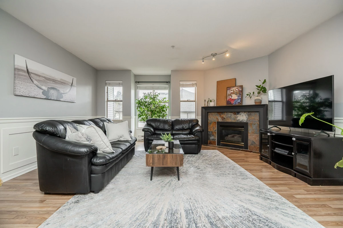 Living Room Photo of 35 19160 119 Avenue, Pitt Meadows, BC