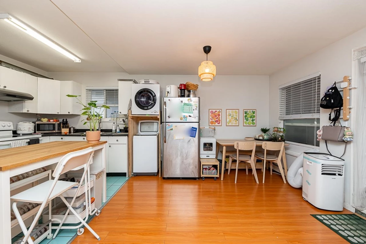 Mudroom Photo of 10132 156 Street, Surrey, BC