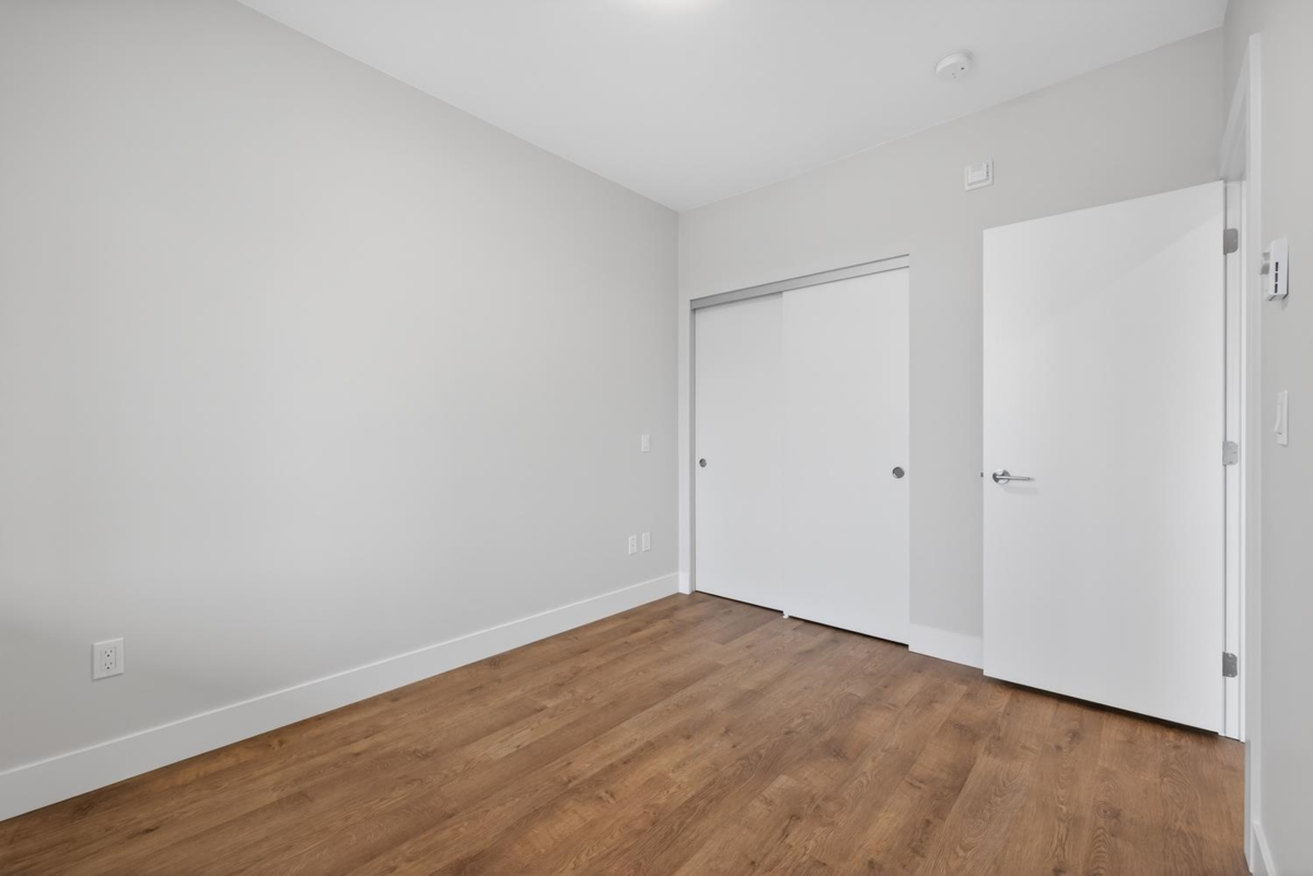 Guest Bathroom Photo of 210 1930 Starling Drive, Tsawwassen, BC