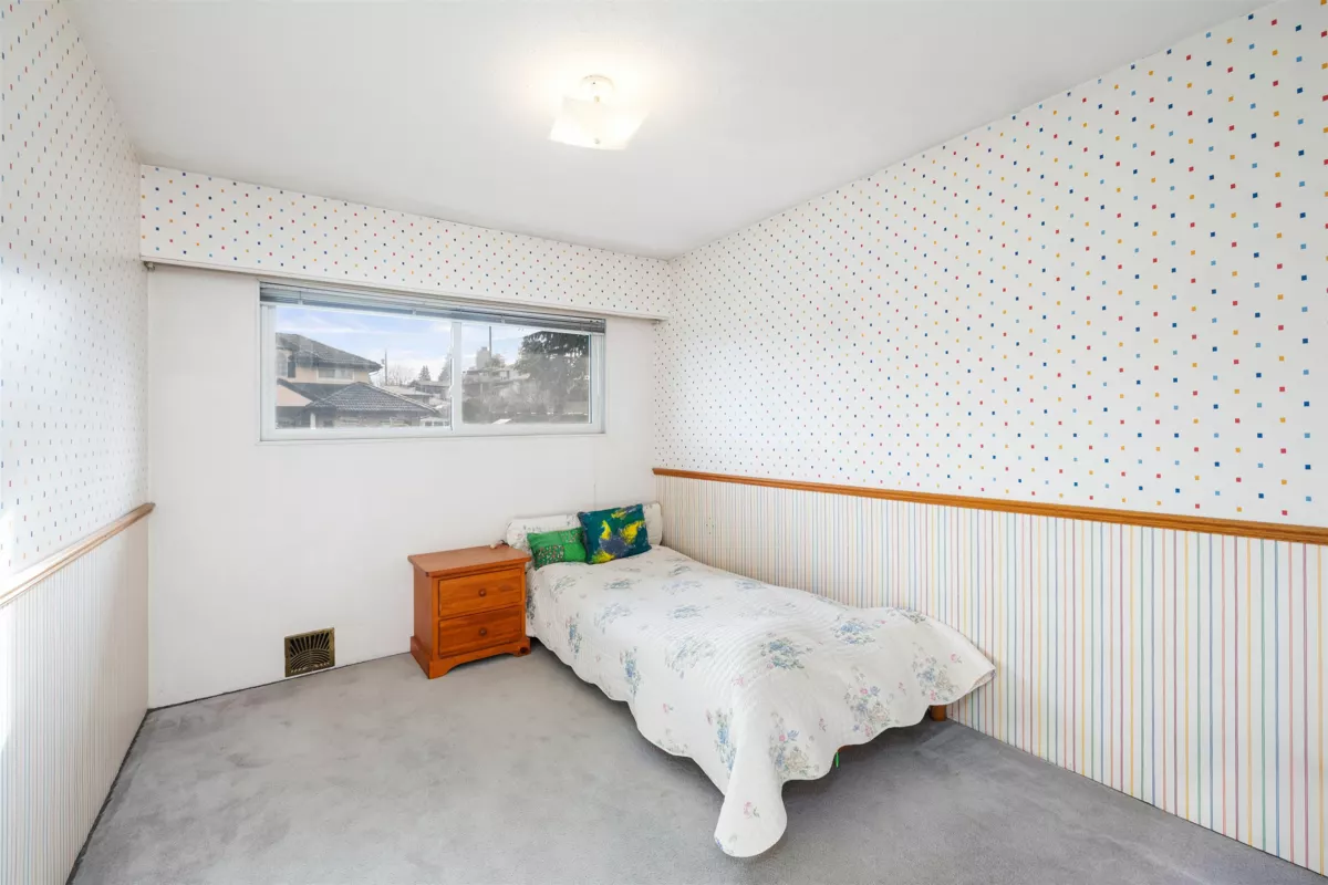 Breakfast Nook Photo of 5045 Barker Crescent, Burnaby, BC