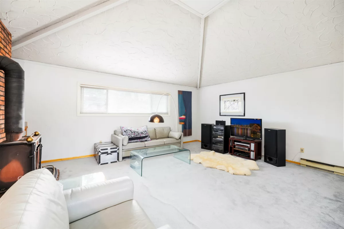 Entry Foyer Photo of 5045 Barker Crescent, Burnaby, BC
