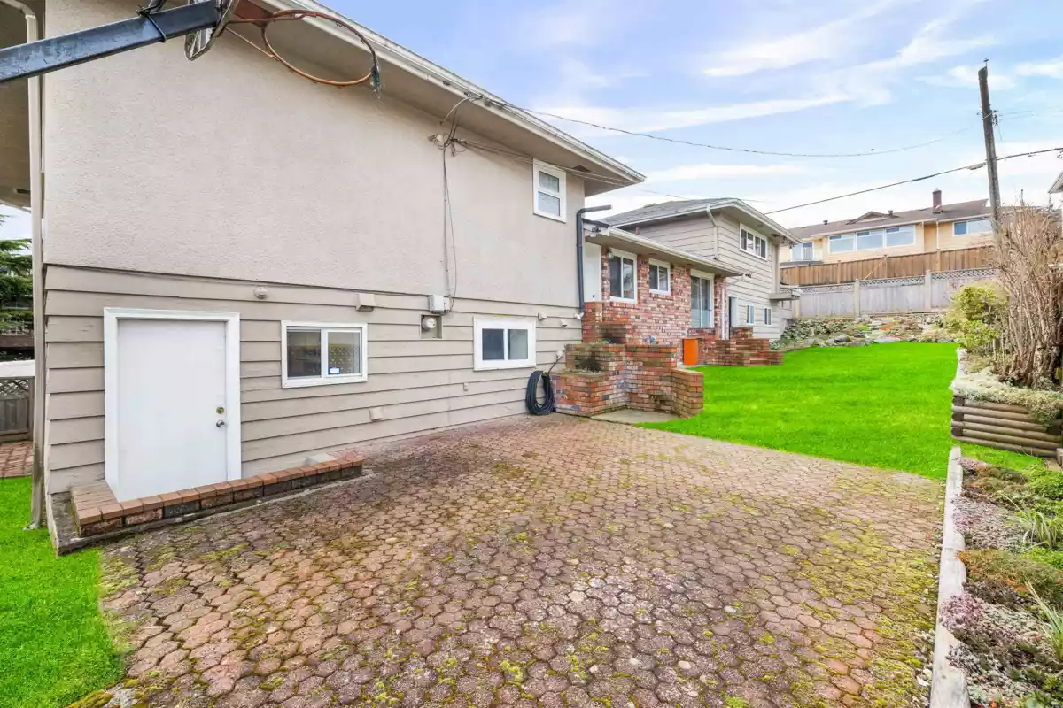 Kitchen Photo of 5045 Barker Crescent, Burnaby, BC