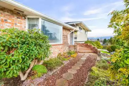 5045 Barker Crescent, Burnaby, BC, Burnaby — Single Family Residence for sale