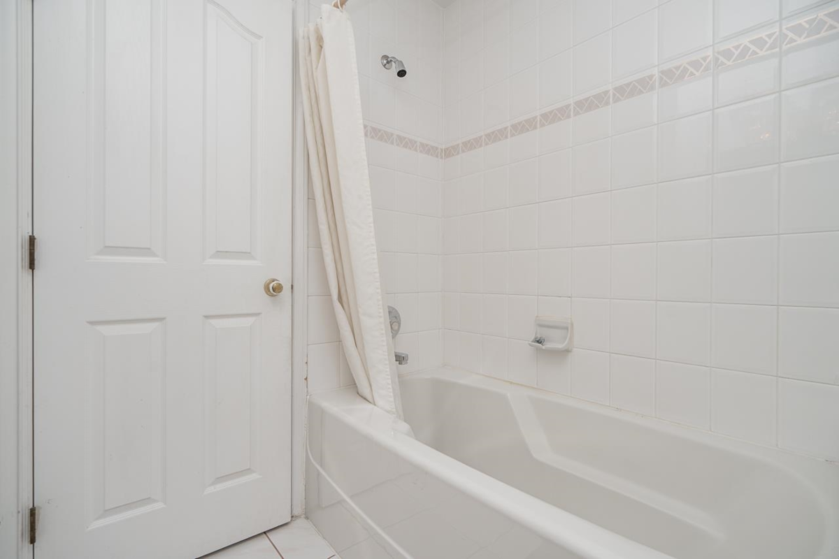 Backyard Photo of 726 E 56th Avenue, Vancouver, BC