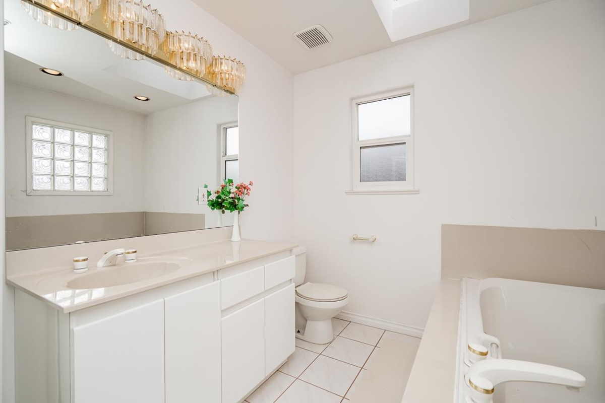 Basement Recreation Room Photo of 726 E 56th Avenue, Vancouver, BC