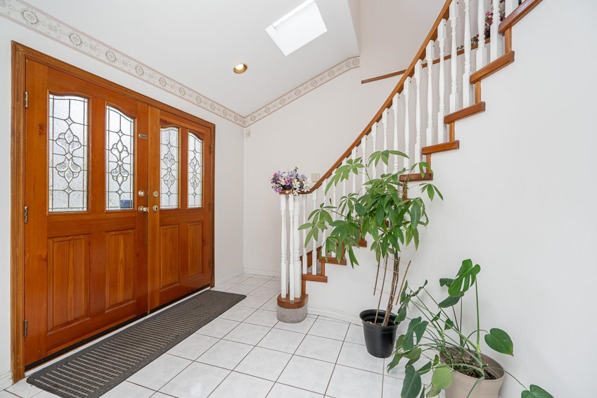 Family Room Photo of 726 E 56th Avenue, Vancouver, BC