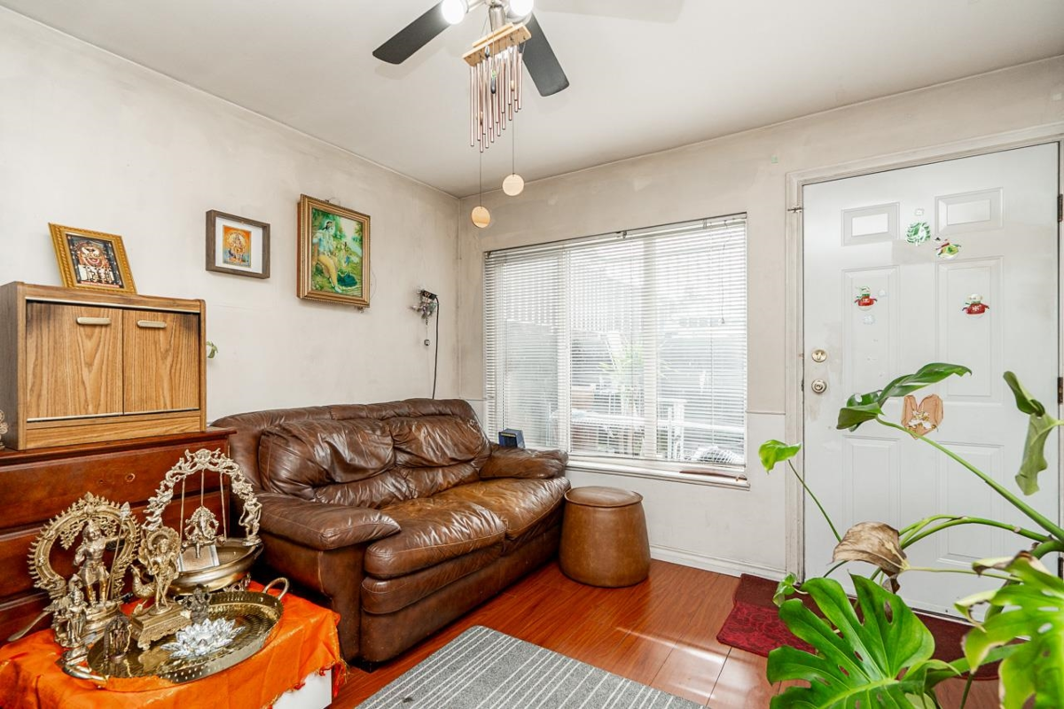 Garden / Landscaping Photo of 726 E 56th Avenue, Vancouver, BC