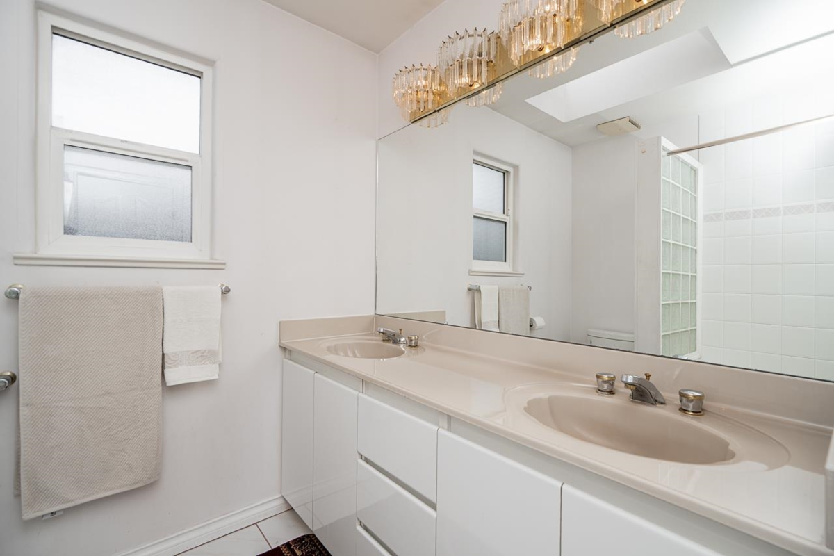 Outdoor Deck Photo of 726 E 56th Avenue, Vancouver, BC