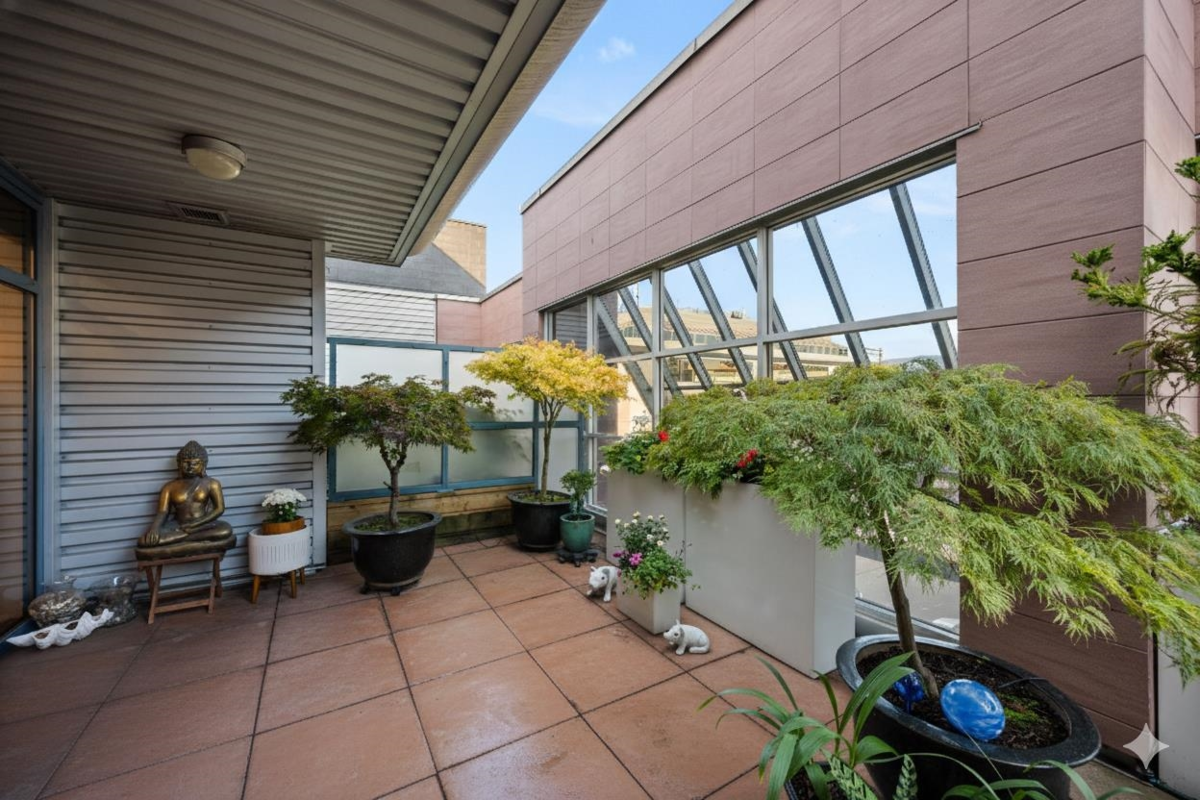 Guest Bathroom Photo of 202 1750 W 2nd Avenue, Vancouver, BC