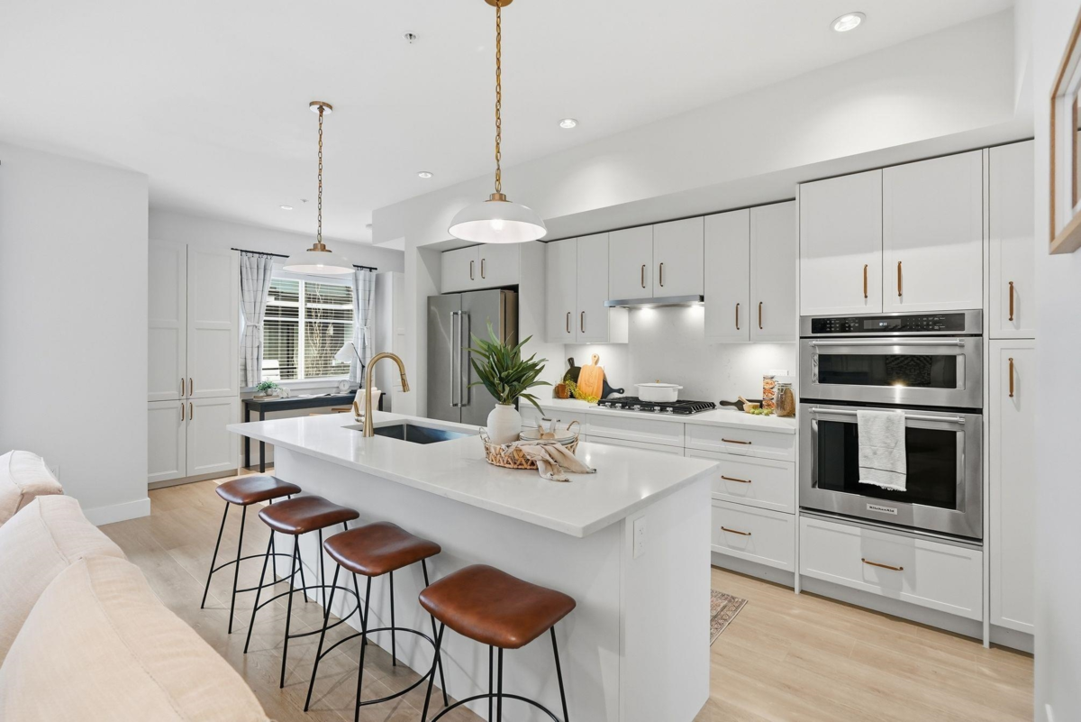 Kitchen Island Photo of 30 22128 48a Avenue, Langley, BC