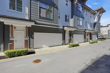 Front Yard Photo of 30 22128 48a Avenue, Langley, BC