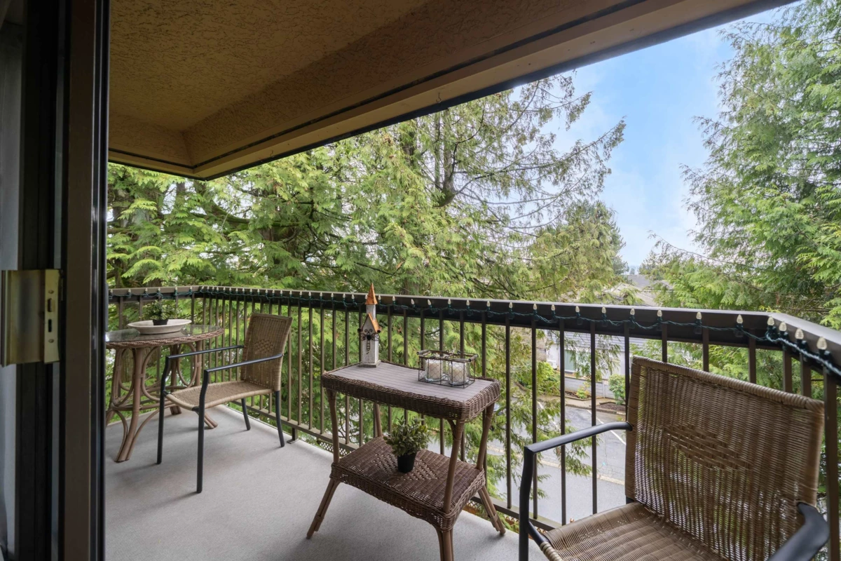 Entry Foyer Photo of 301 1000 King Albert Avenue, Coquitlam, BC