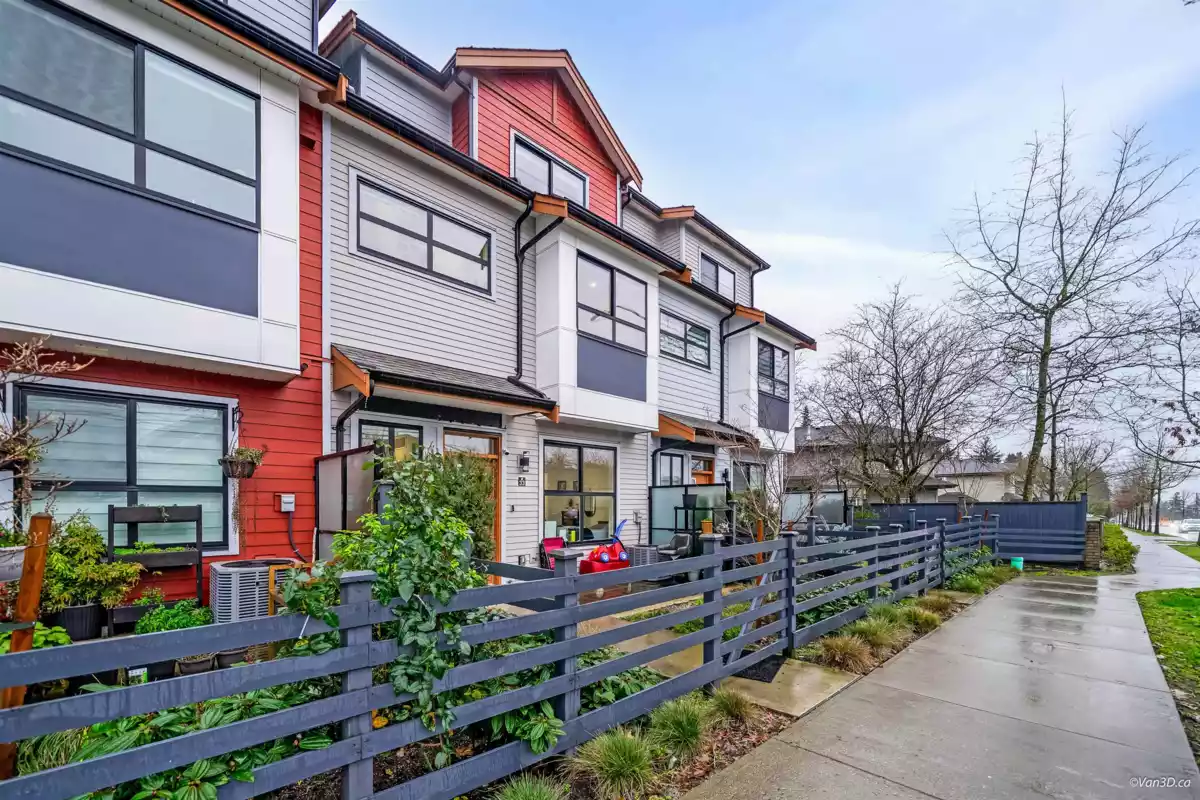 Hallway Photo of 33 6138 128 Street, Surrey, BC