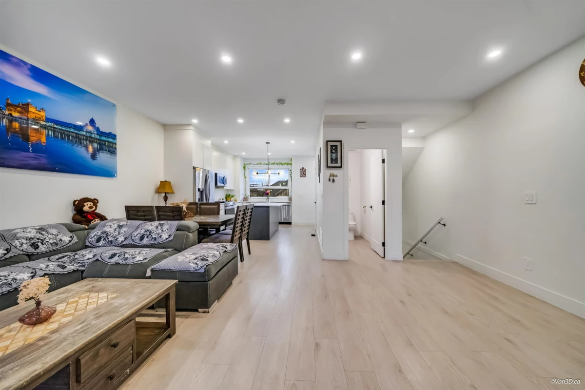 Kitchen Photo of 33 6138 128 Street, Surrey, BC