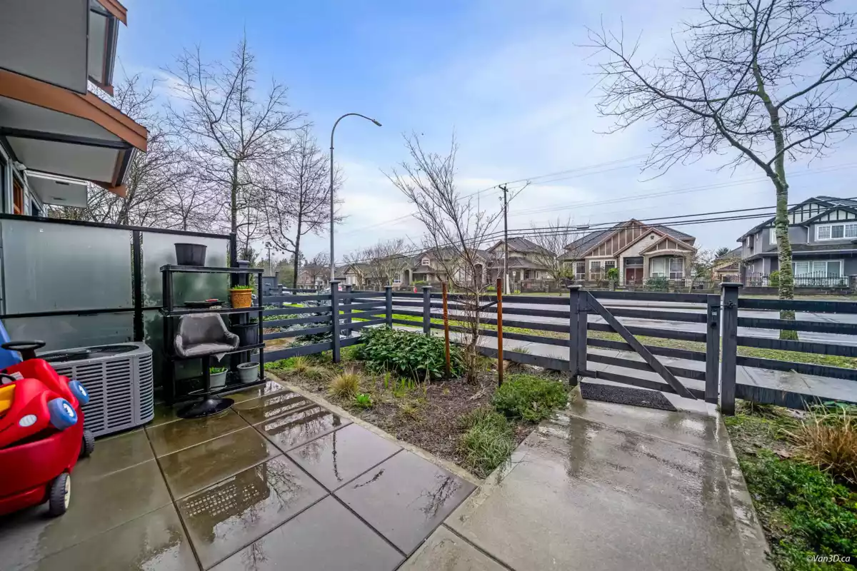 Office / Den Photo of 33 6138 128 Street, Surrey, BC