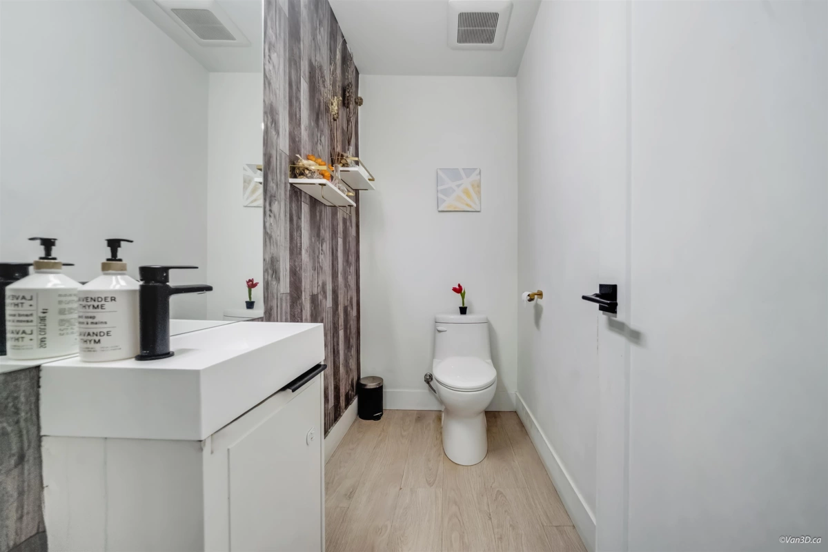 Powder Room Photo of 33 6138 128 Street, Surrey, BC
