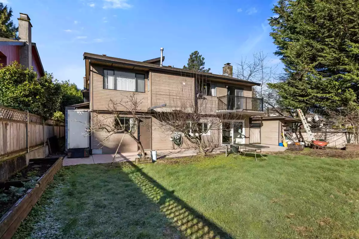 Backyard Photo of 9840 158a Street, Surrey, BC