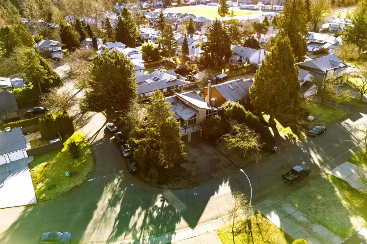 Family Room Photo of 9840 158a Street, Surrey, BC