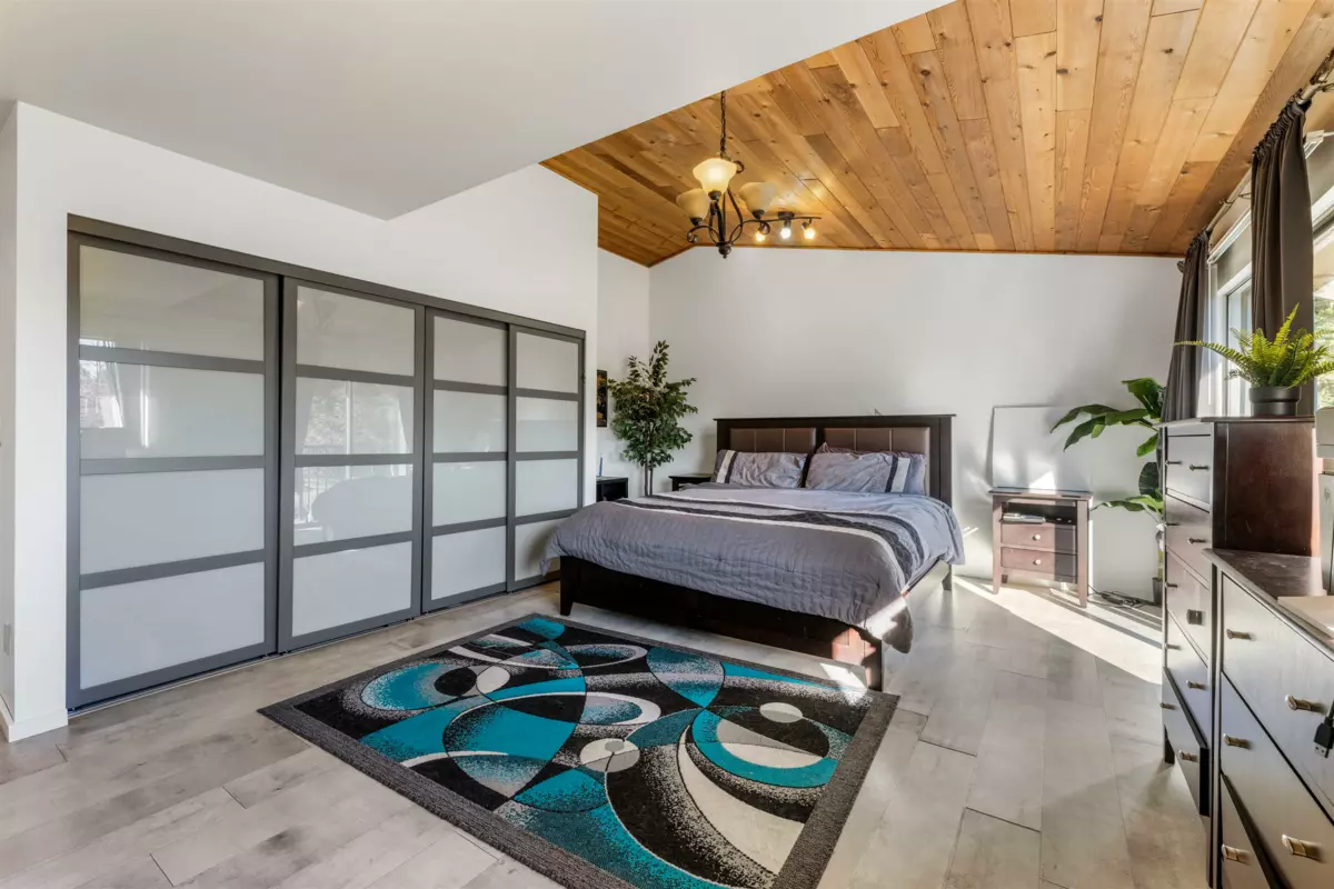 Guest Bathroom Photo of 9840 158a Street, Surrey, BC