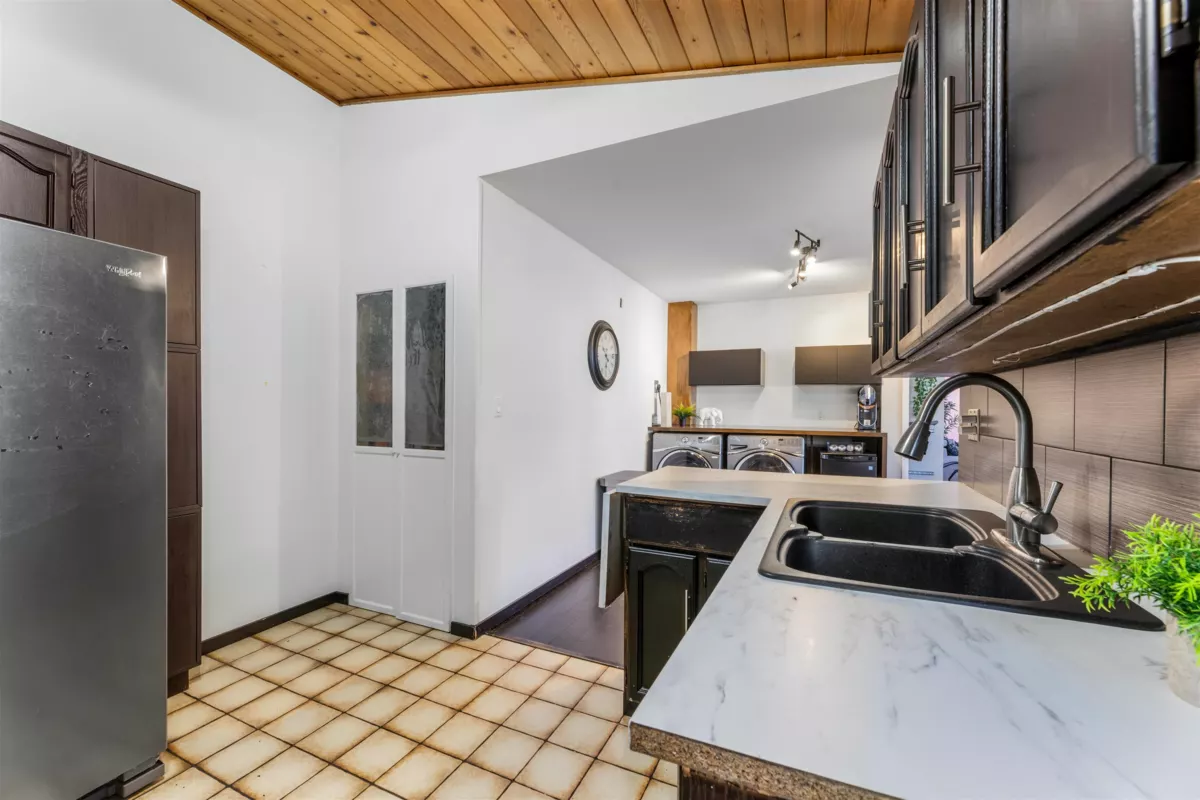 Walk-In Closet Photo of 9840 158a Street, Surrey, BC