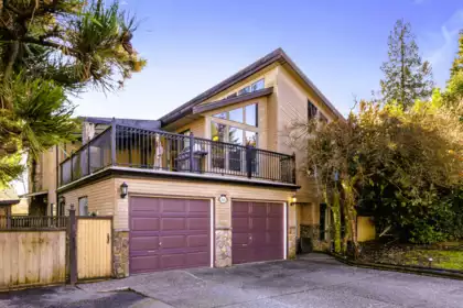 9840 158a Street, Surrey, BC
