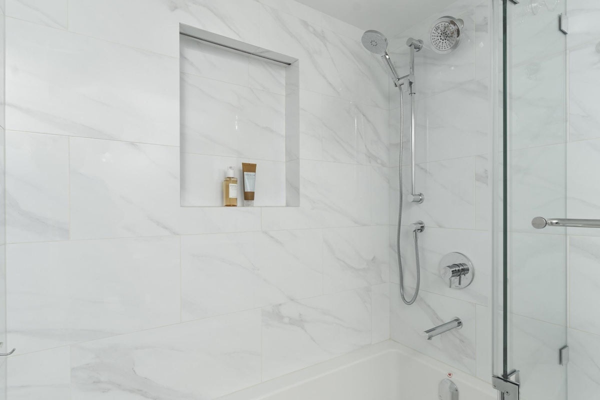 Primary Bathroom Photo of 903 995 Roche Point Drive, North Vancouver, BC