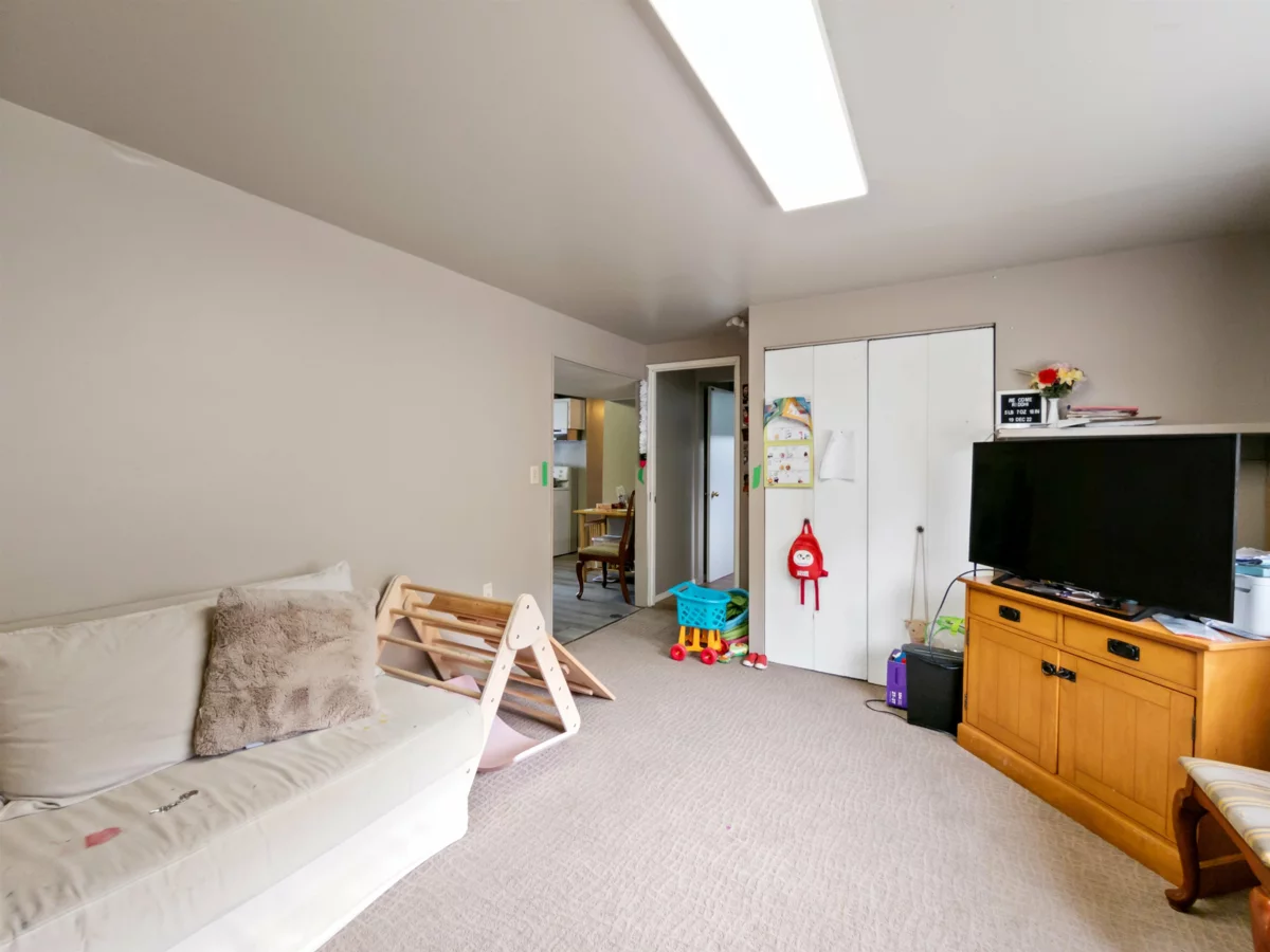 Bedroom 3 Photo of 38143 Hemlock Avenue, Squamish, BC