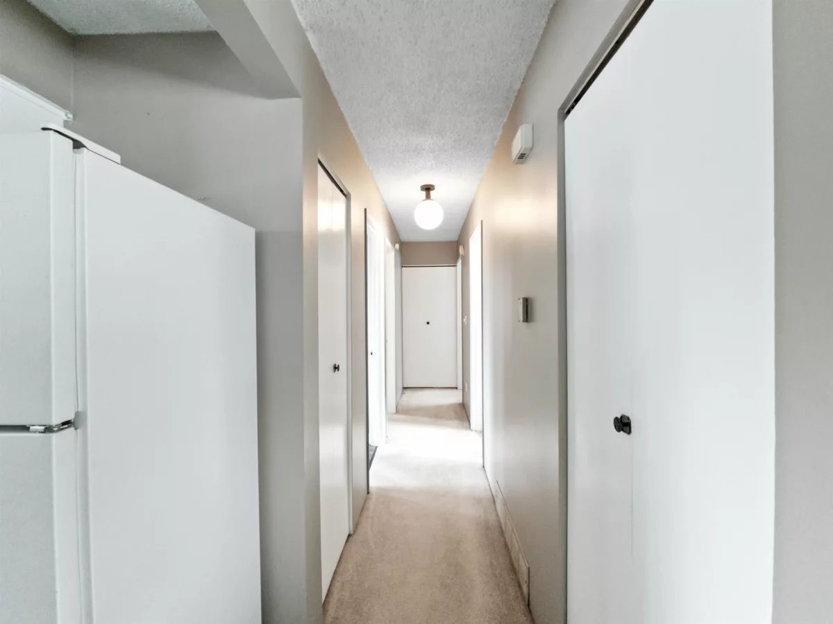 Garage Interior Photo of 38143 Hemlock Avenue, Squamish, BC