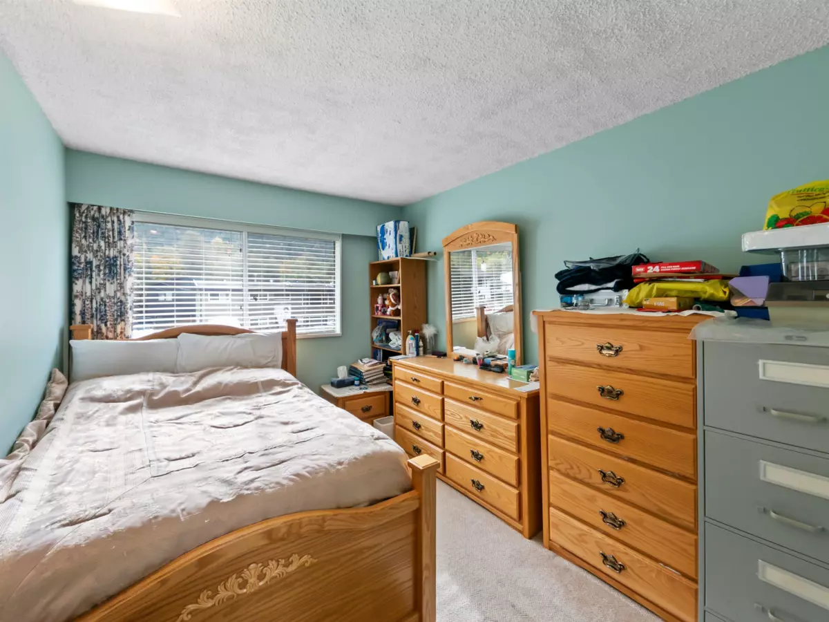 Hallway Photo of 38143 Hemlock Avenue, Squamish, BC