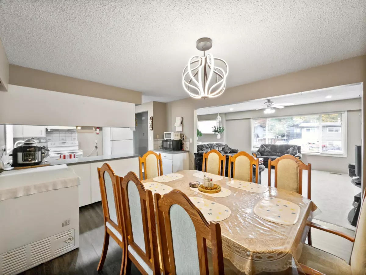 Kitchen Photo of 38143 Hemlock Avenue, Squamish, BC