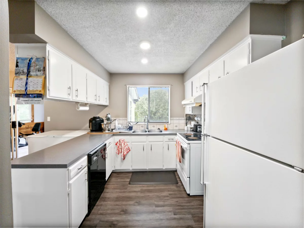 Living Room Photo of 38143 Hemlock Avenue, Squamish, BC