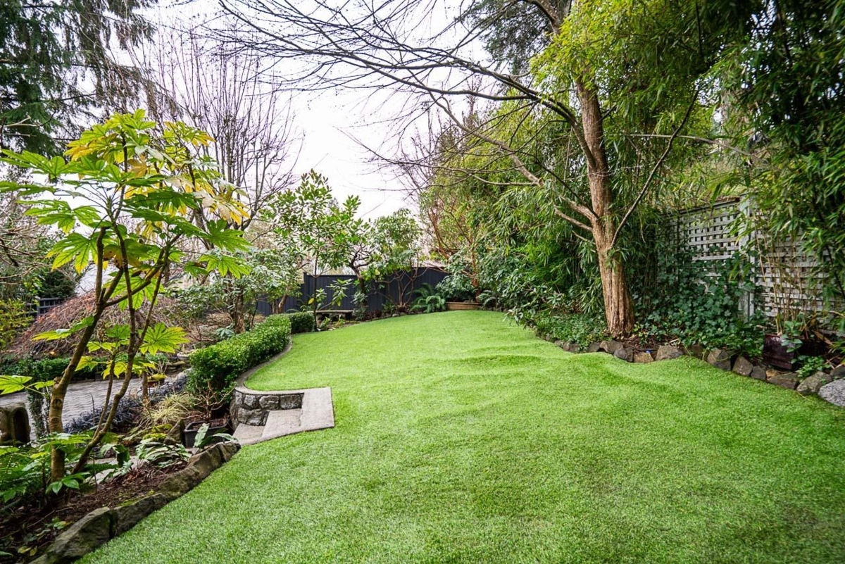 Backyard Photo of 814 Washington Drive, Port Moody, BC