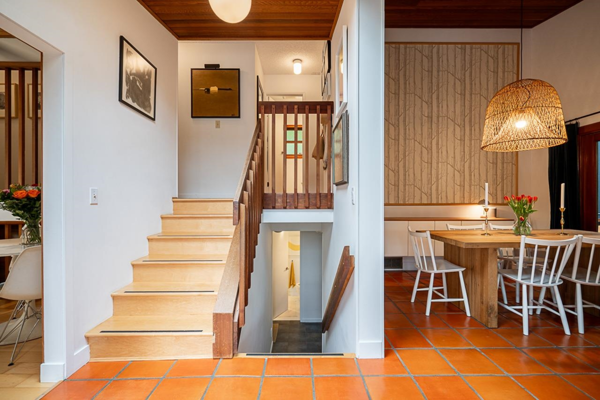 Dining Area Photo of 814 Washington Drive, Port Moody, BC