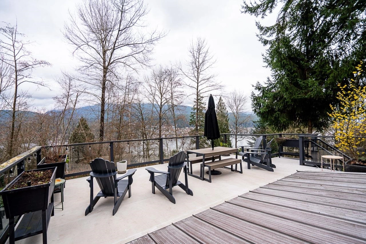 Garden / Landscaping Photo of 814 Washington Drive, Port Moody, BC