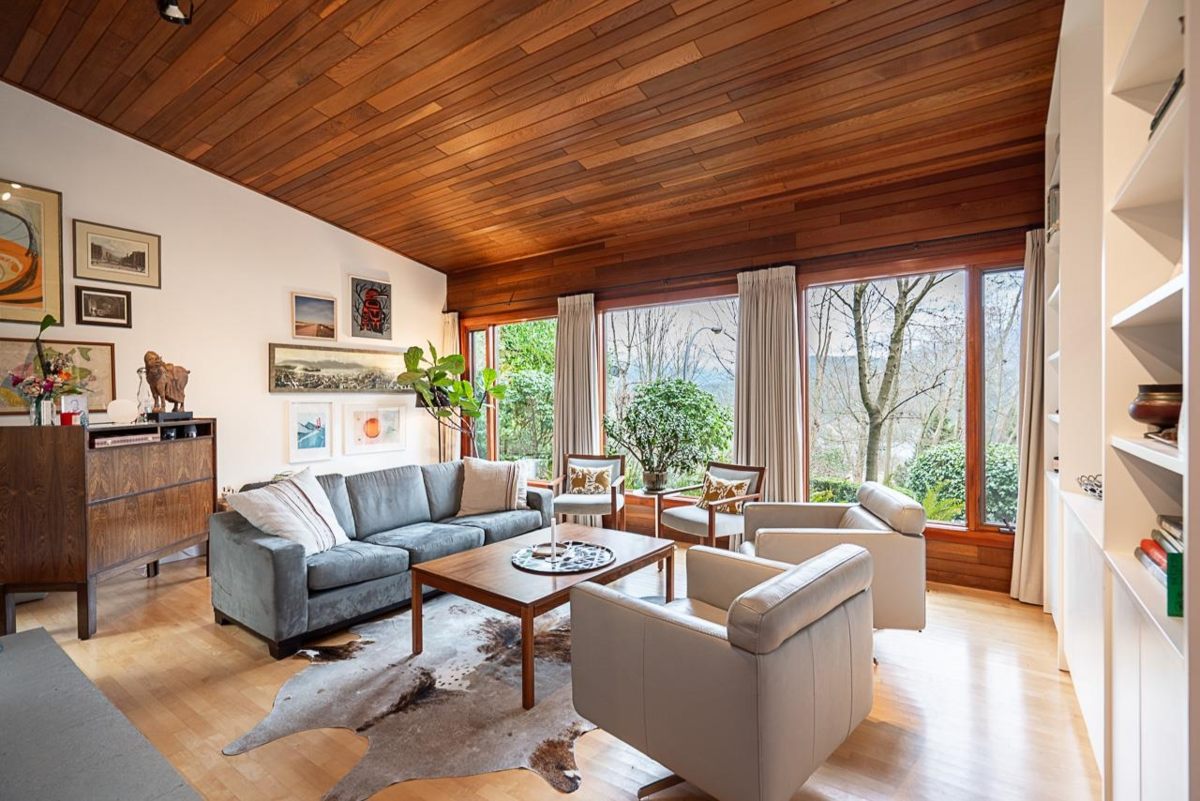 Kitchen Photo of 814 Washington Drive, Port Moody, BC