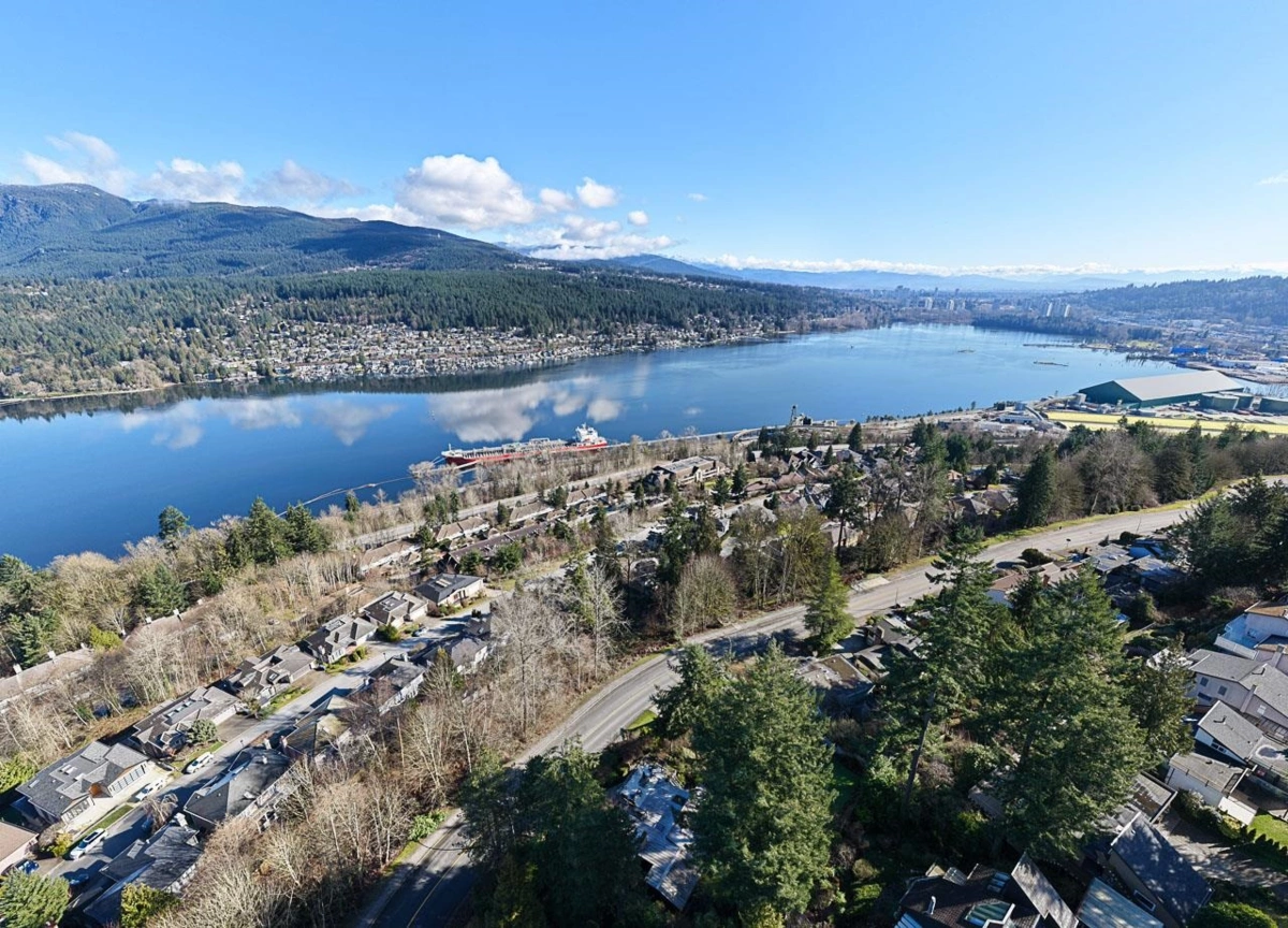 Neighborhood Park Photo Near 814 Washington Drive, Port Moody, BC