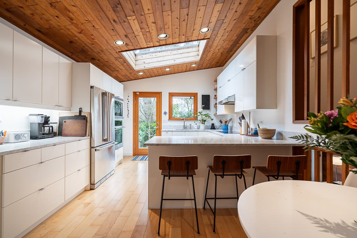 Primary Bedroom Photo of 814 Washington Drive, Port Moody, BC