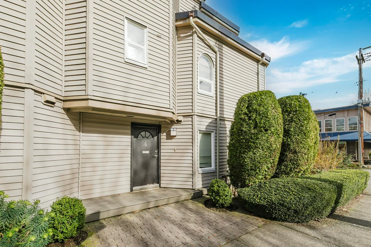 Family Room Photo of 6 1101 W 8th Avenue, Vancouver, BC