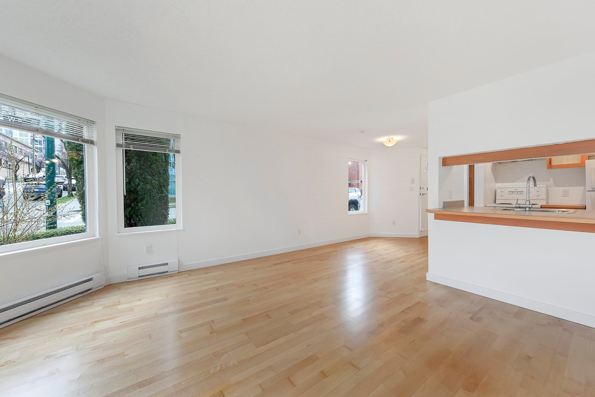 Kitchen Photo of 6 1101 W 8th Avenue, Vancouver, BC